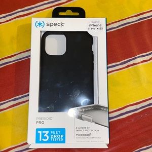 Speck iPhone 11 Pro